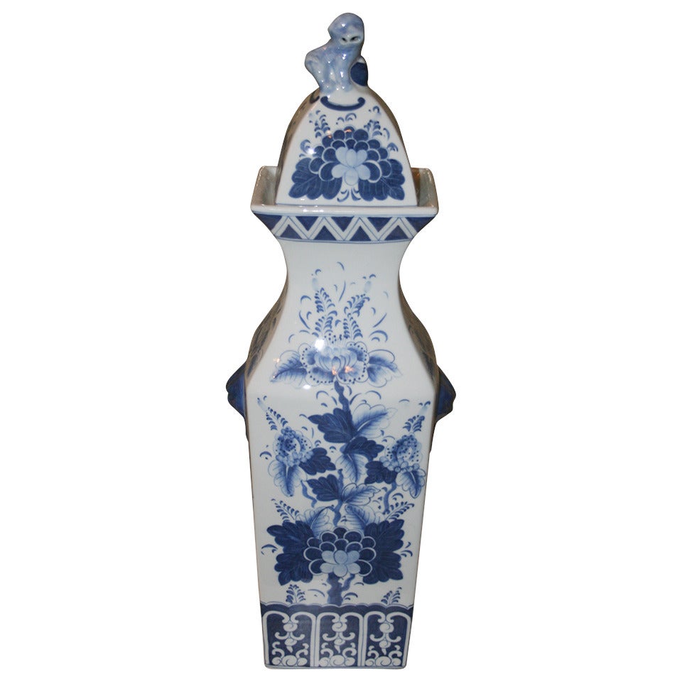 Square Chinese Export Blue and White Lidded Jar
