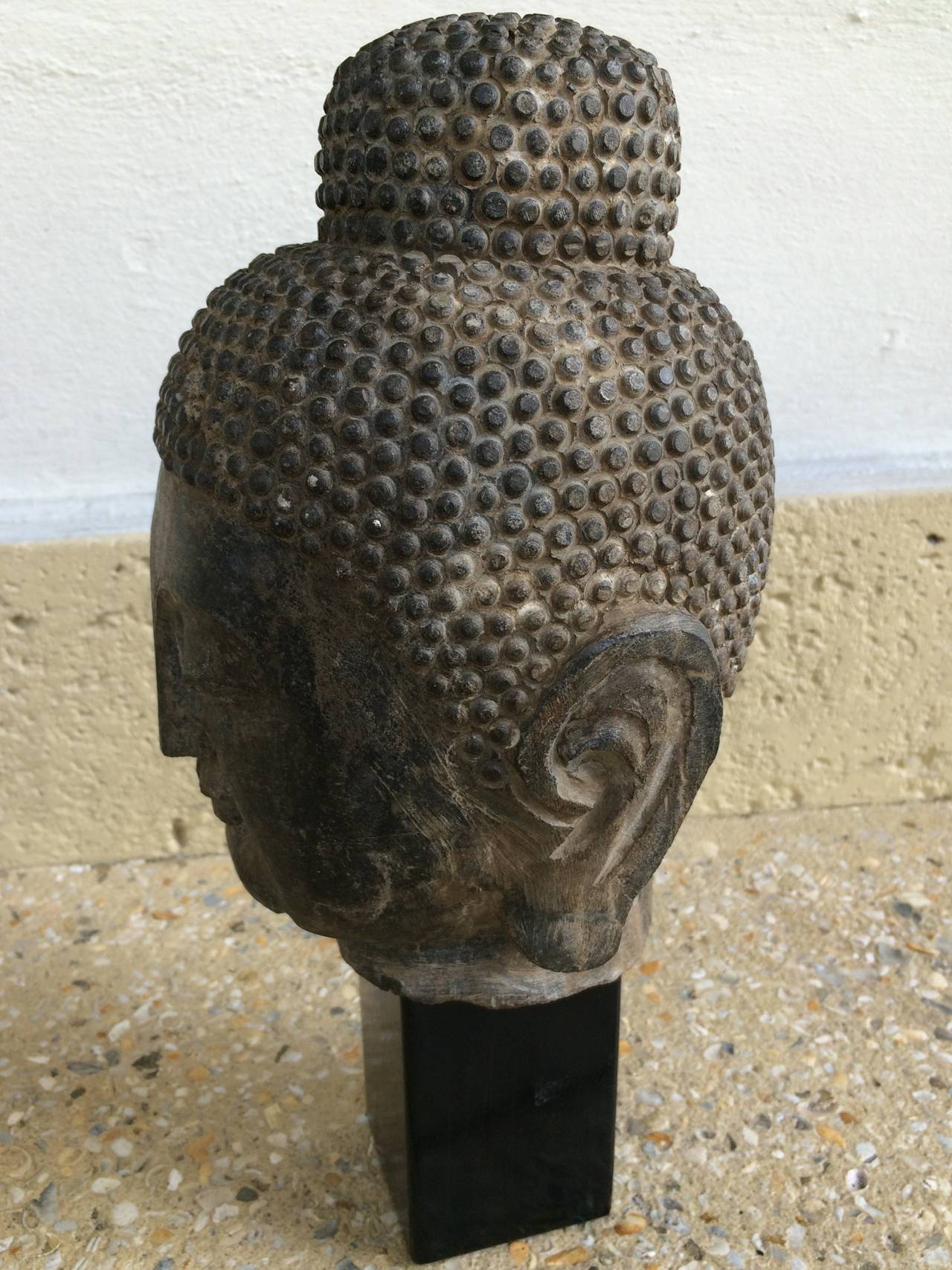 Early 18th Century Carved and Etched Chinese Limestone Head of Buddha 2
