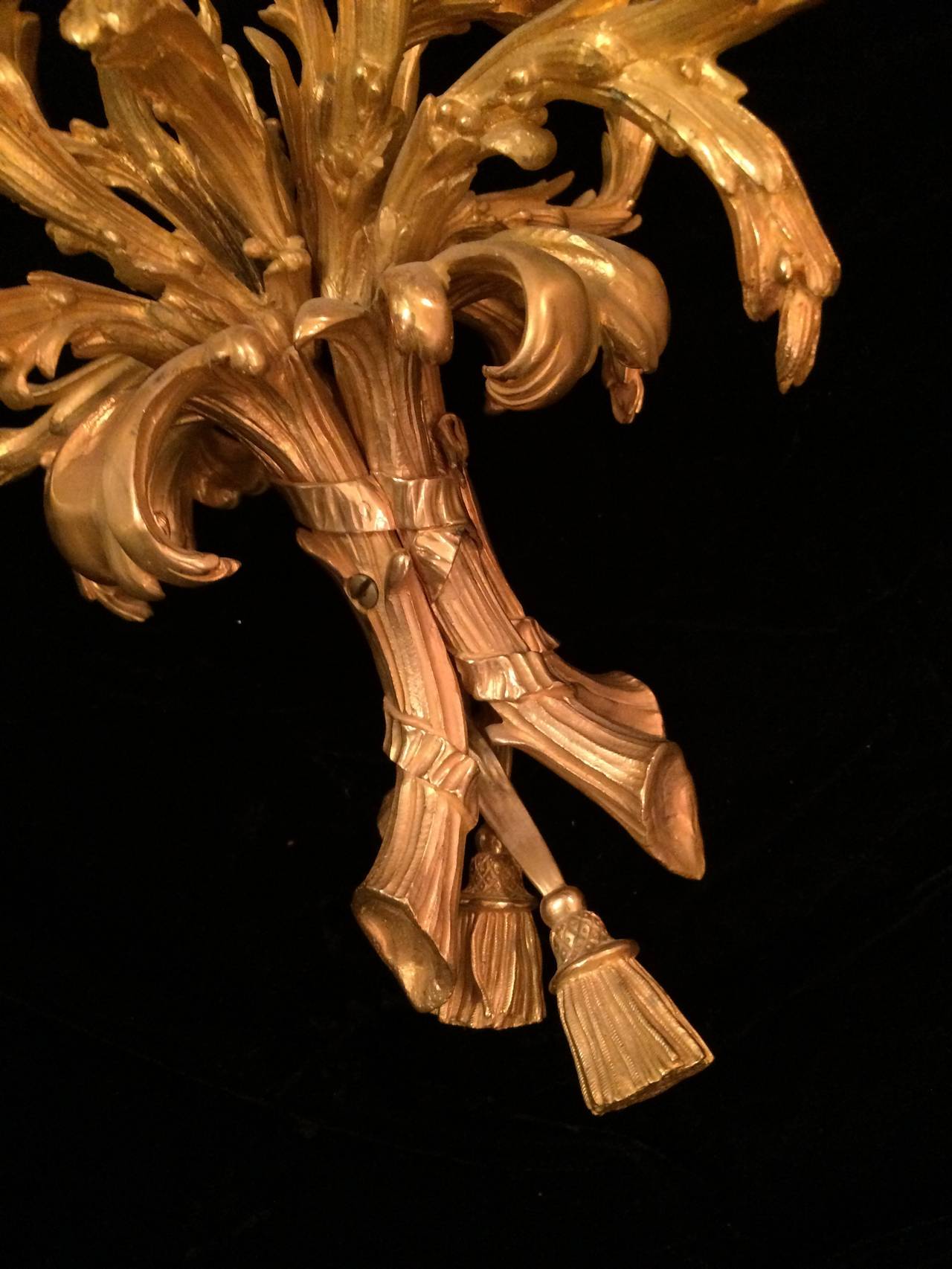 Vier-Licht-Kronleuchter aus Bronze im Louis XIV.-Stil (Europäisch) im Angebot
