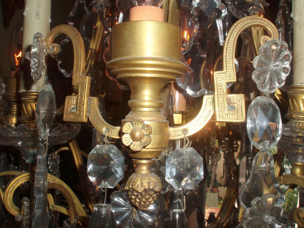 XIX secolo Lampadario in bronzo doré e cristallo in stile Luigi XV in vendita