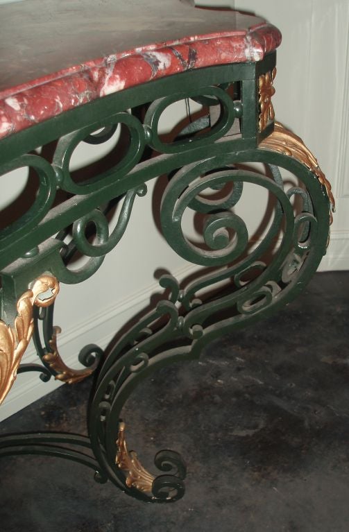 Painted and Parcel-Gilt Wall Console In Good Condition For Sale In Palm Beach, FL
