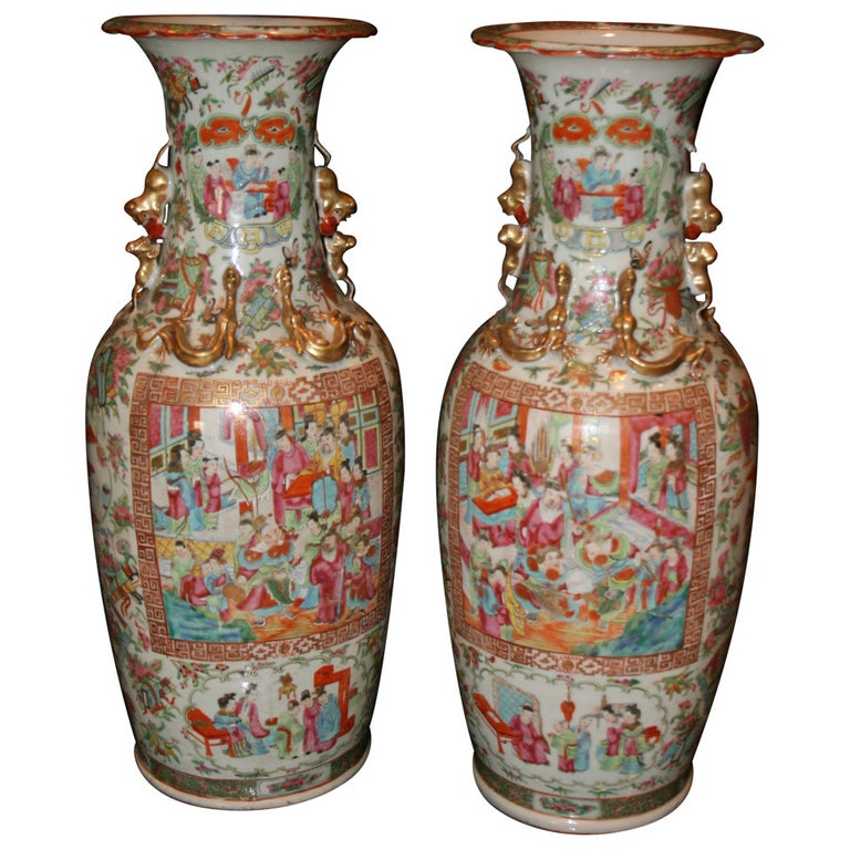 Stunning Pair of Famille Rose China Vases For Sale