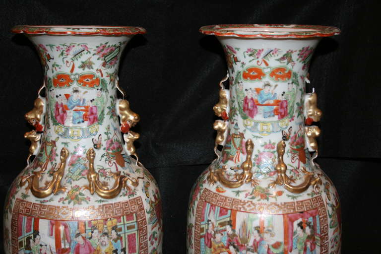 Stunning Pair of Famille Rose China Vases In Good Condition For Sale In Palm Beach, FL