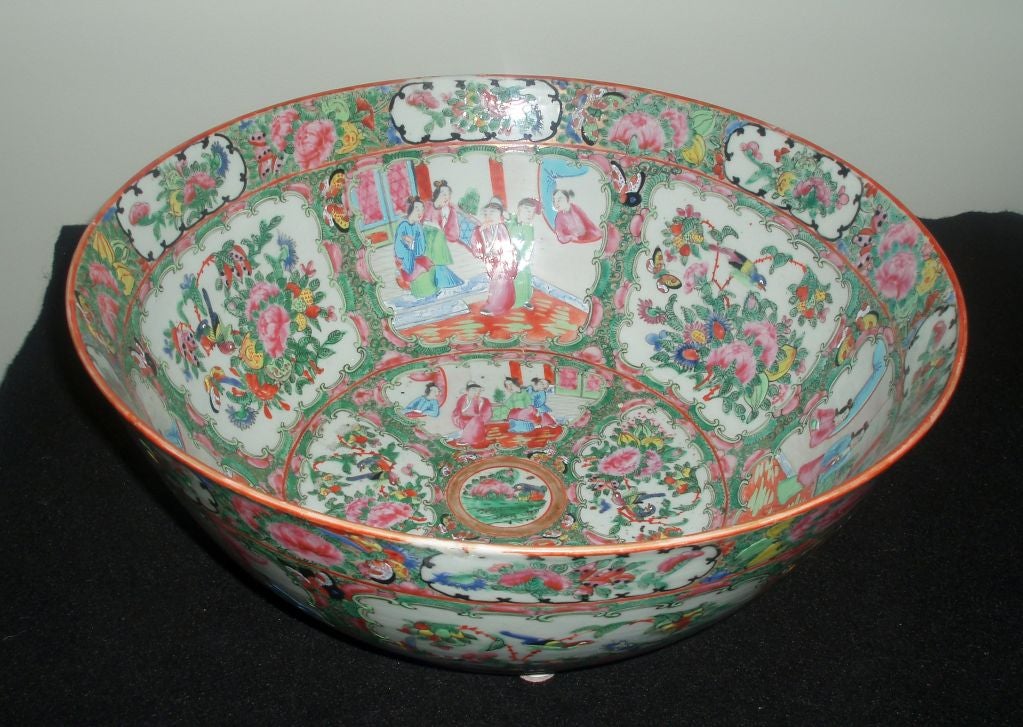 Rose Medallion CenterBowl