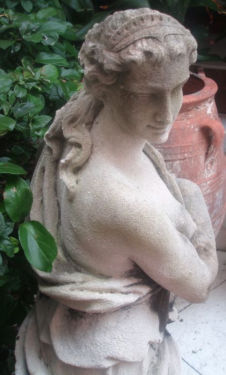 Wunderschöne italienische Steinguss-Statue (Italienisch) im Angebot