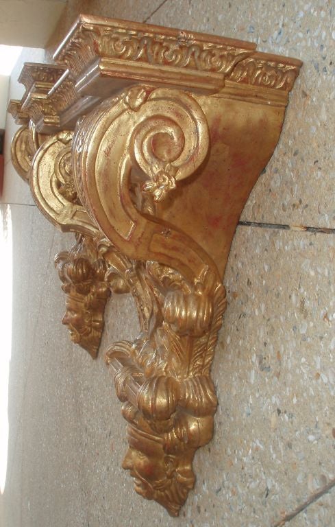 Carved and Giltwood Finished Wall Brackets For Sale 1