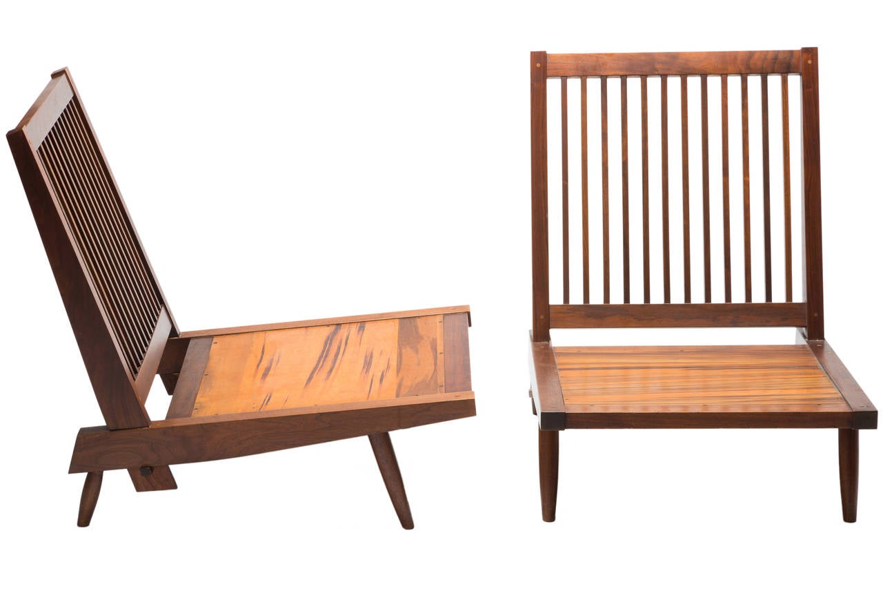 Pair of Spindle Back Lounge Chairs by George Nakashima In Excellent Condition In Pawtucket, RI