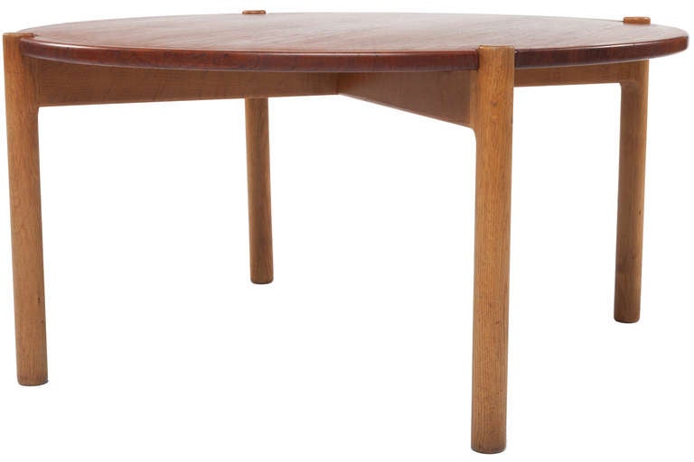 Reversible Top Coffee Table by Hans Wegner for Johannes Hansen 1