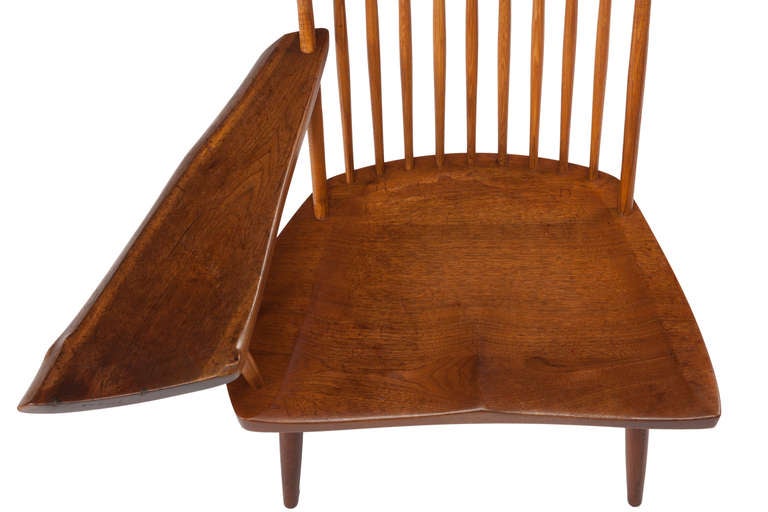 Pair of Single-Arm Lounge Chairs by George Nakashima In Excellent Condition In Pawtucket, RI