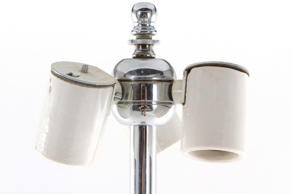 Metà XX secolo Coppia di H. H. Lampade da terra Robsjohn-Gibbings per Hansen Lighting in vendita