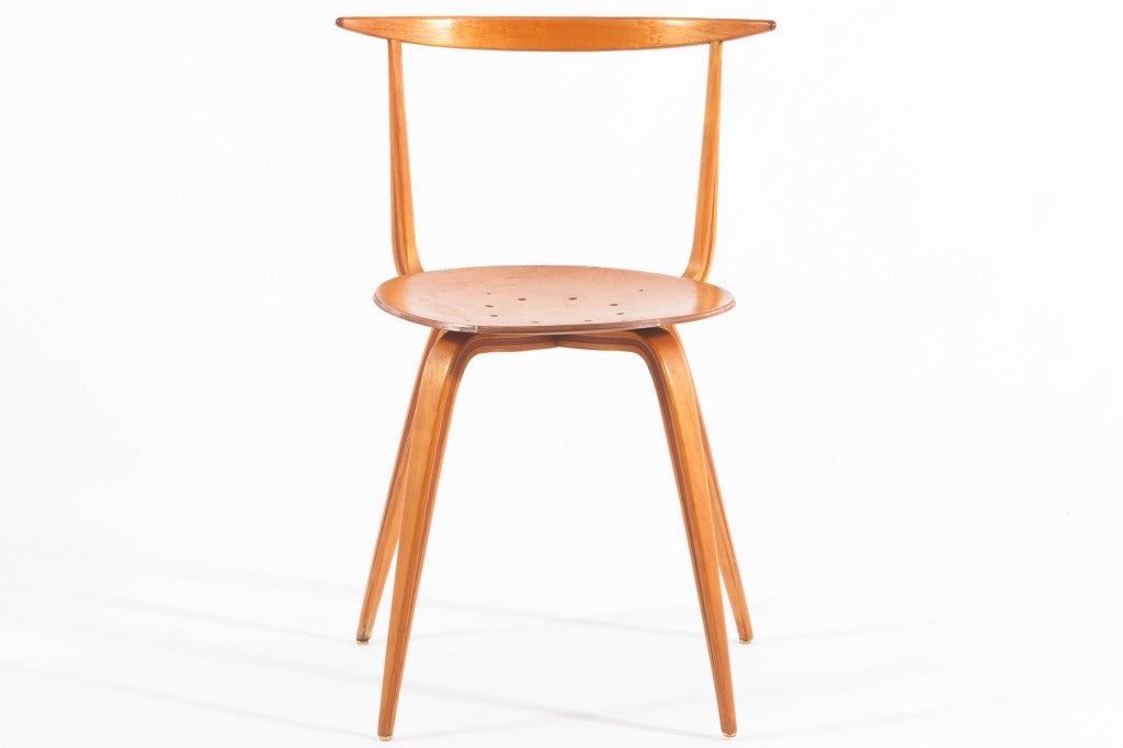 Iconic Nelson Pretzel desk or side chair in birch. Manufactured by Herman Miller.