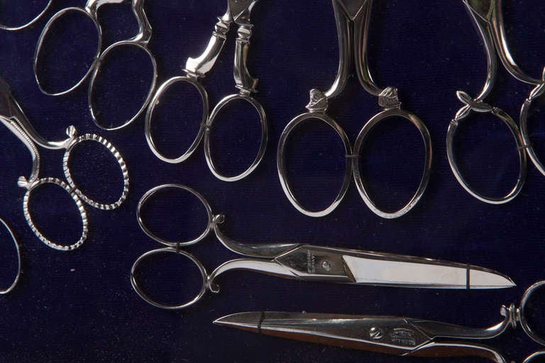 Victorian Scissor Display In Excellent Condition In Pawtucket, RI