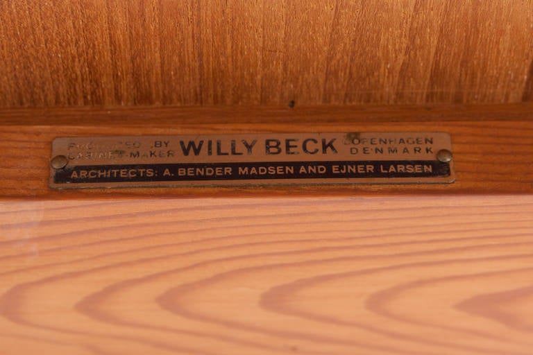 Schreibtisch von A. Bender Madsen und Ejner Larsen für Willy Beck, Schreiner im Angebot 3