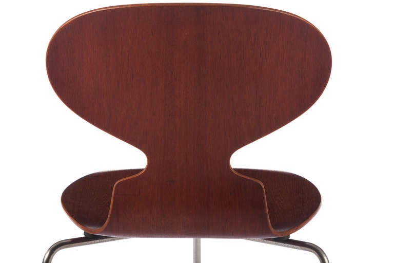 Sechs frühe dreibeinige Ameisenstühle von Arne Jacobsen für Fritz Hansen im Zustand „Hervorragend“ im Angebot in Pawtucket, RI