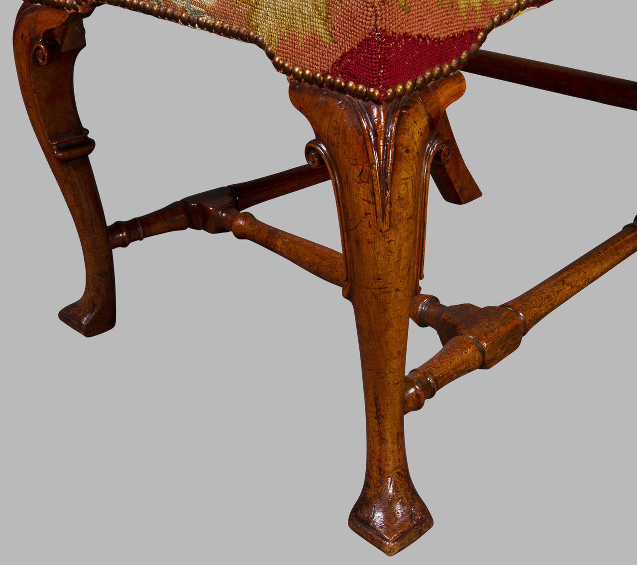 Very Fine Pair of George I Chinese Back Walnut Side Chairs In Excellent Condition For Sale In New York, NY