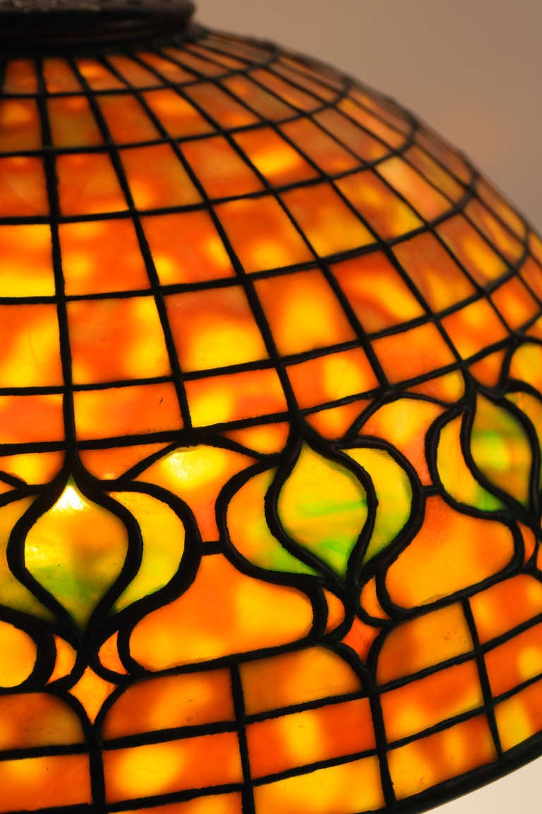 Fine Dichroic Pomegranate Pattern Tiffany Lamp In Excellent Condition In New York, NY