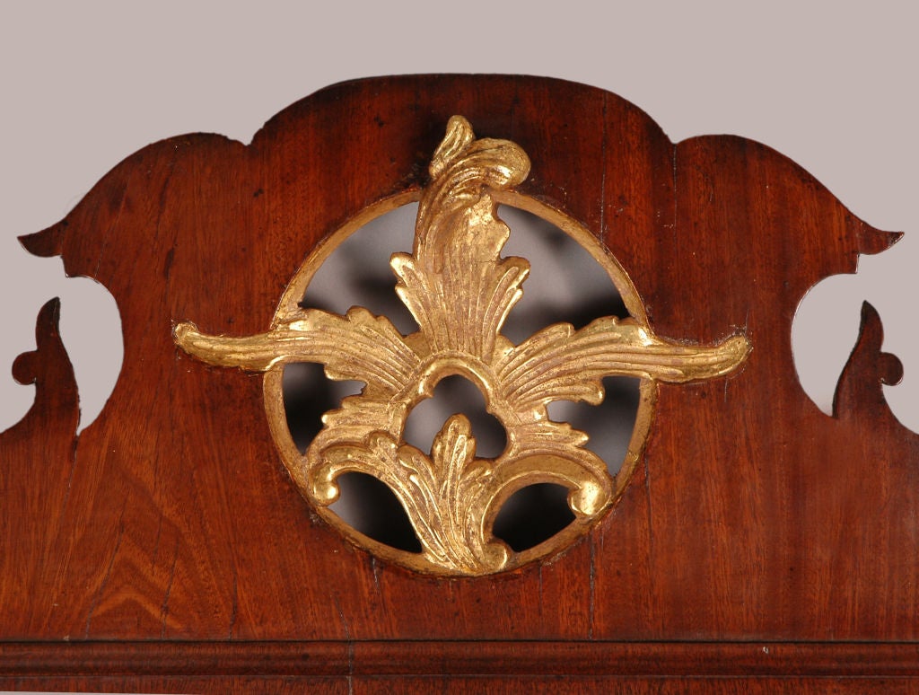 English George II Mahogany and Parcel-Gilt Mirror For Sale