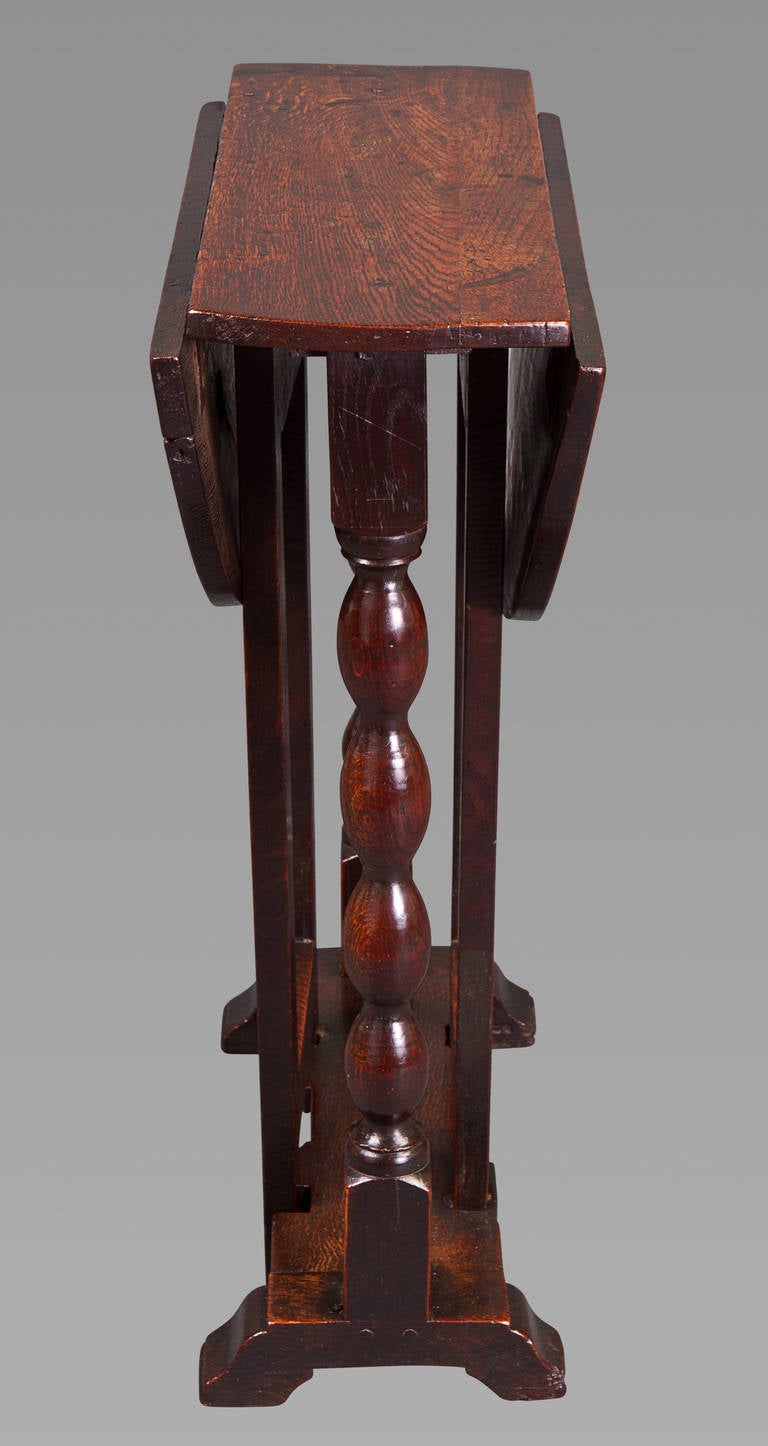 English Diminutive 17th Century Oak Gateleg Side Table For Sale