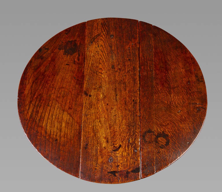 18th Century and Earlier Diminutive 17th Century Oak Gateleg Side Table For Sale
