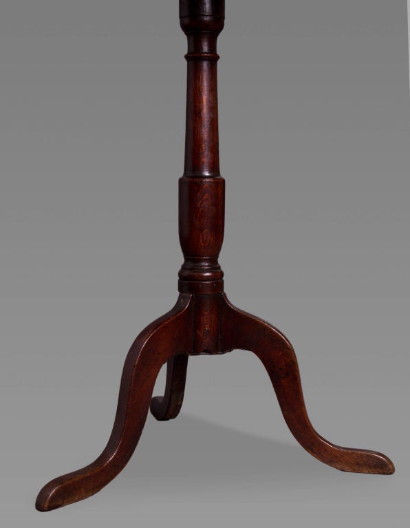 George III Elm and Oak Tripod Table For Sale 1