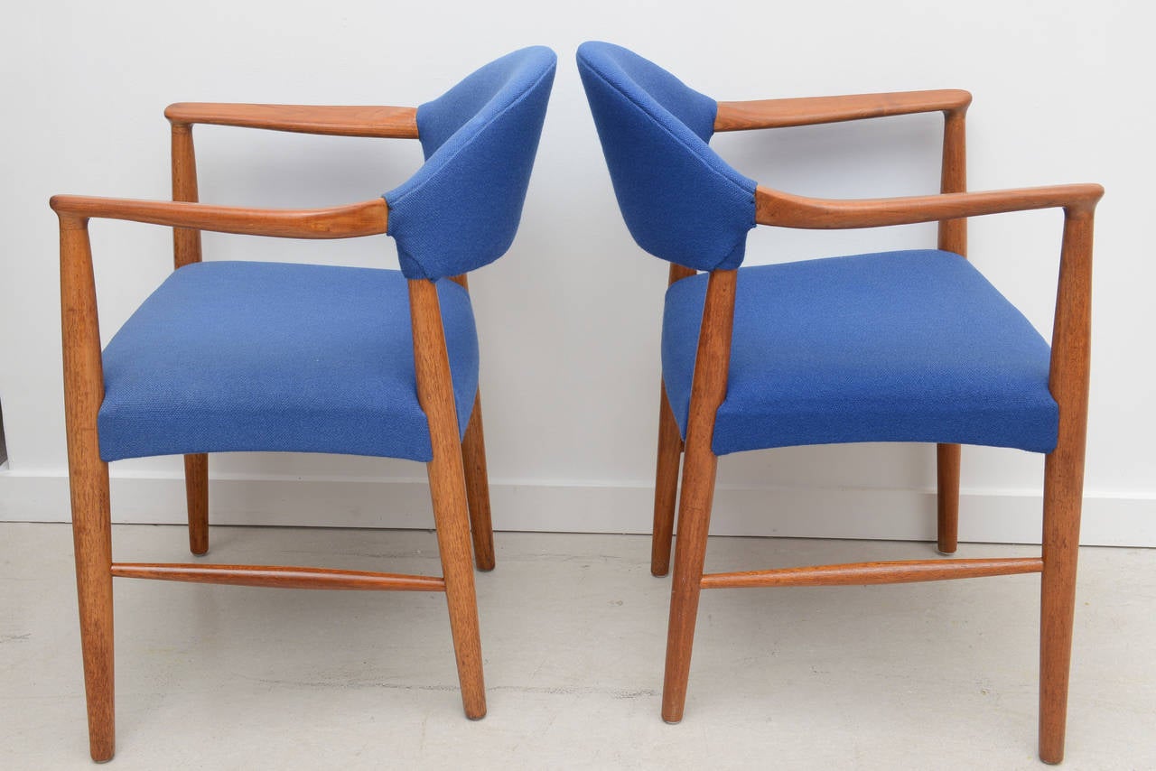 Pair of Danish Modern Mid-Century Teak and Oak Armchairs In Good Condition For Sale In West Palm Beach, FL