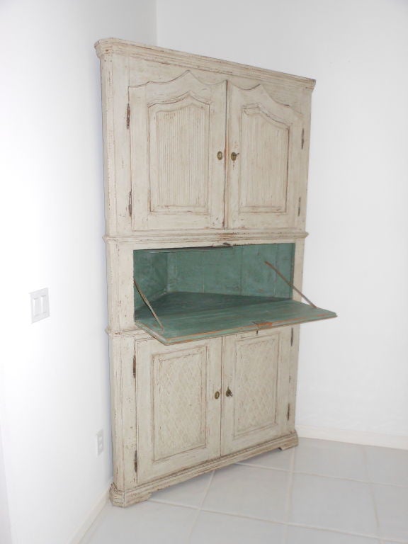 18th Century Scandinavian Danish Painted Secretaire or Corner Cabinet In Good Condition For Sale In West Palm Beach, FL