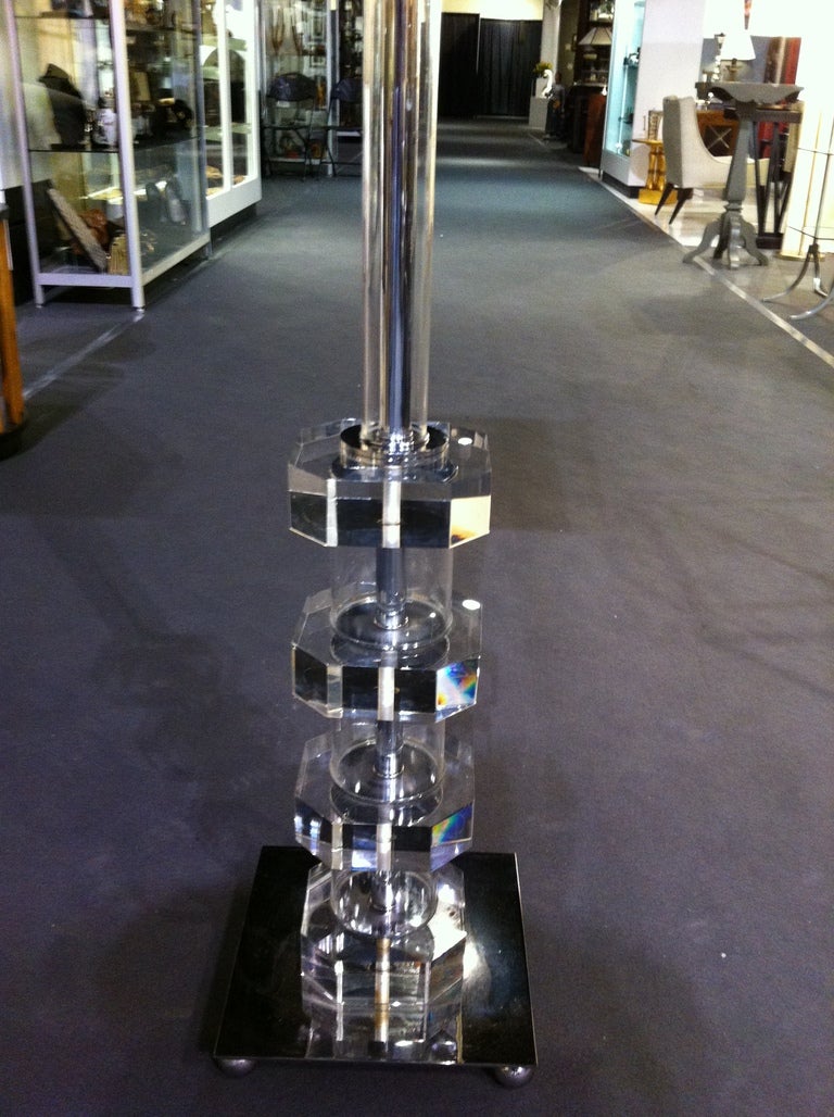 Wonderful polished mirrored chrome large Lucite square disk column standing lamp, circa 1950 all original.