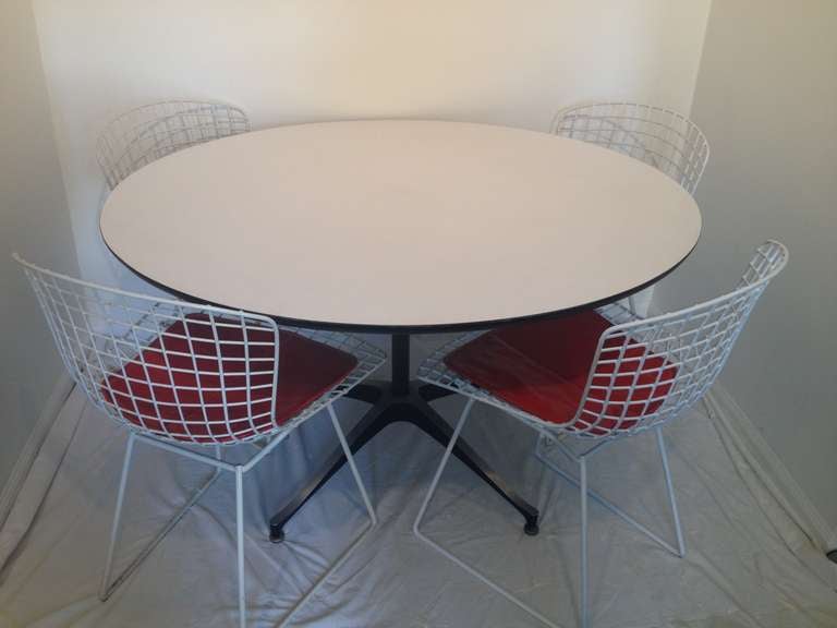 20th Century Dining Set of Four Harry Bertoia Chairs and Danish Formica Table