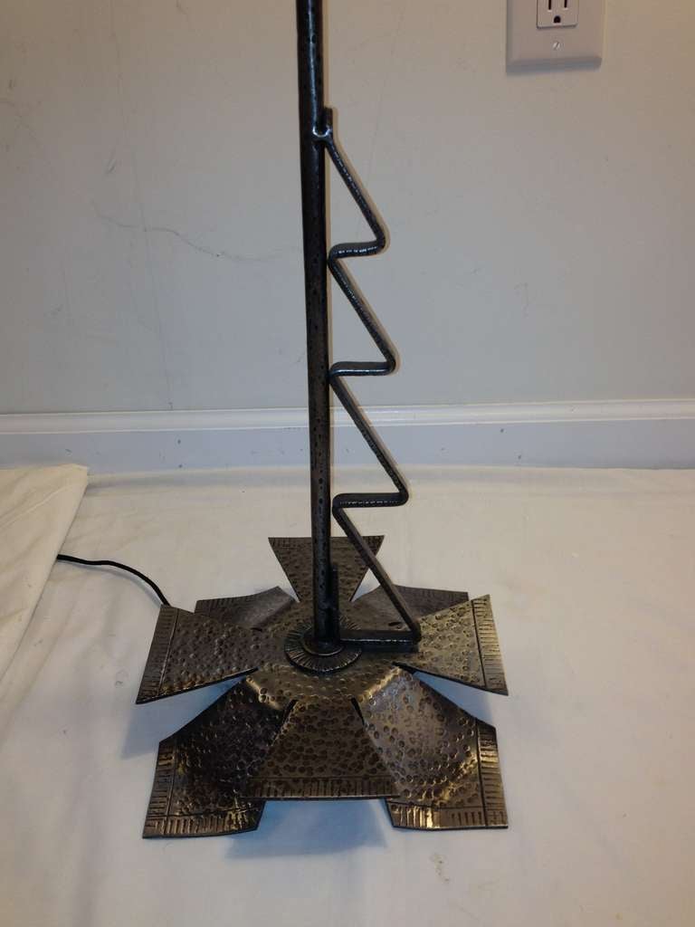 Aubrey Beardsley's Studio Chicago Arts and crafts standing lamp Excellent état à Westport, CT