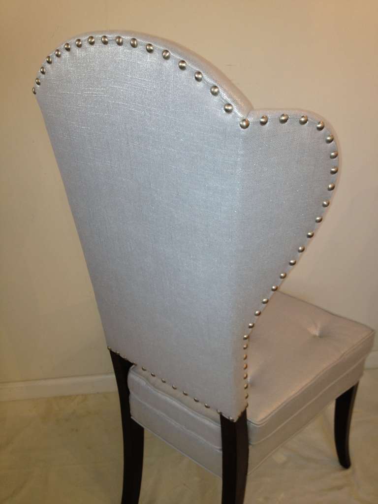 Maßgefertigte Stühle im Stil von Tommi Parzinger (Mahagoni) im Angebot