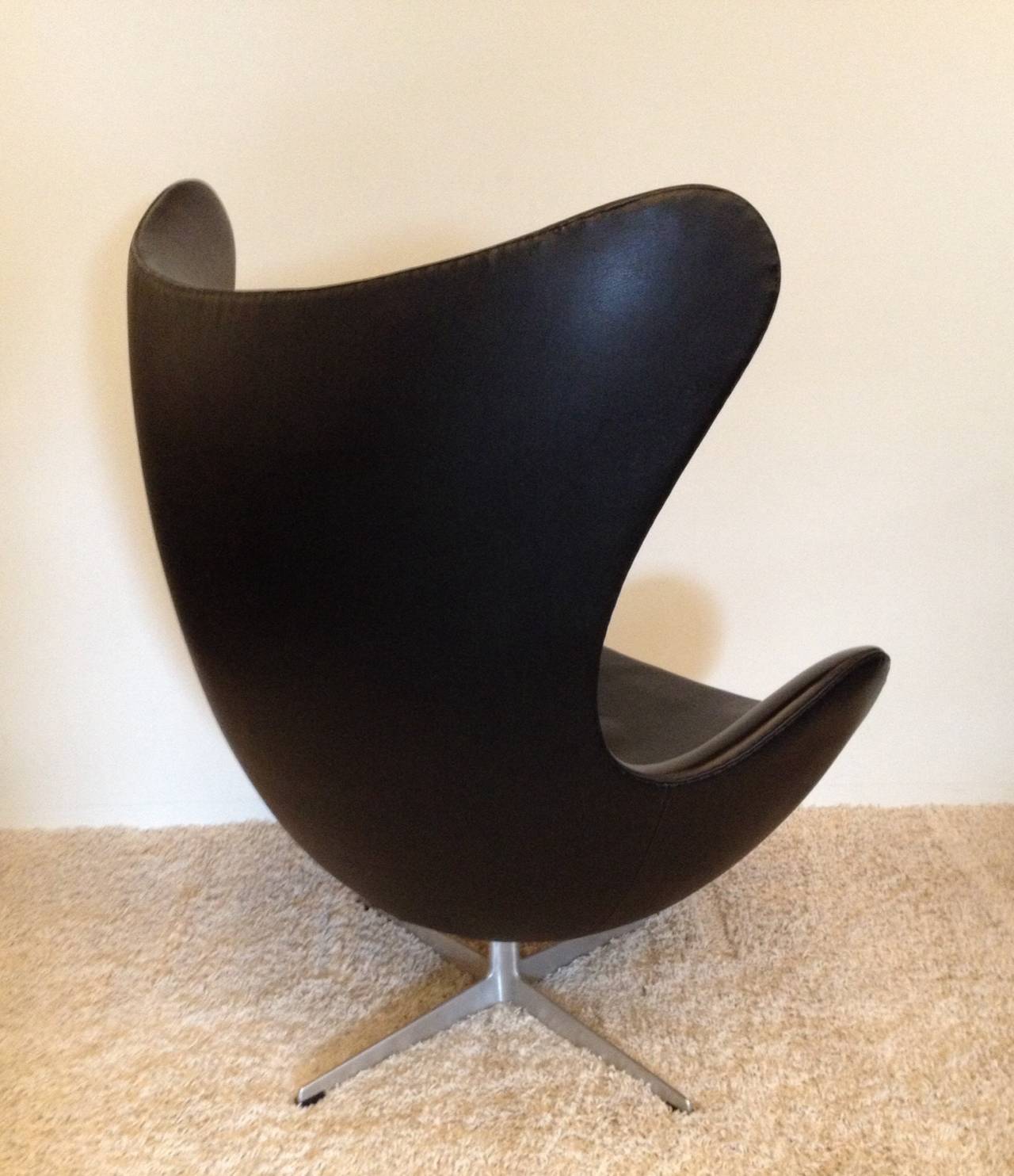 Arne Jacobsen Vintage Egg Chair for Fritz Hansen at 1stDibs