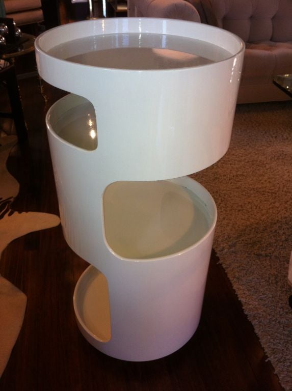 Tiered stand nebu