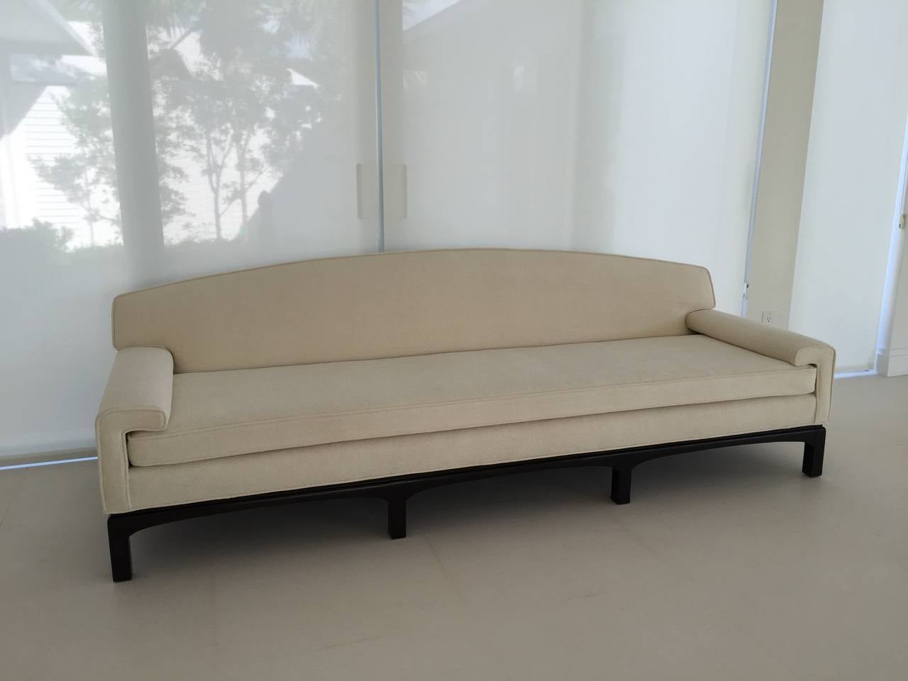 B. Altman Custom Sofa In Excellent Condition In Westport, CT