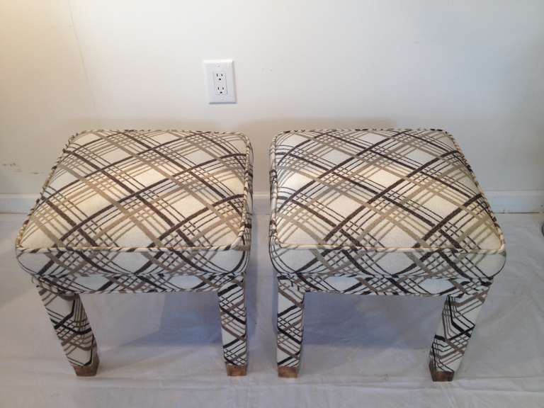 Pair of Alfred Parsons Style Petite Stools In Excellent Condition In Westport, CT