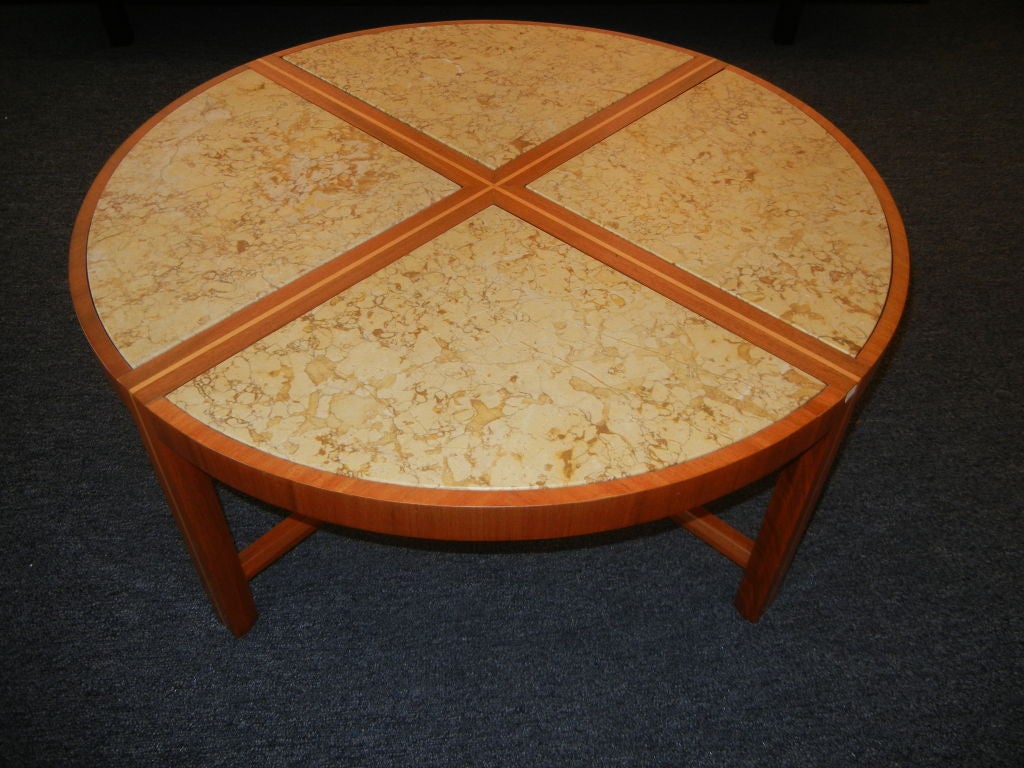 Round cocktail table.