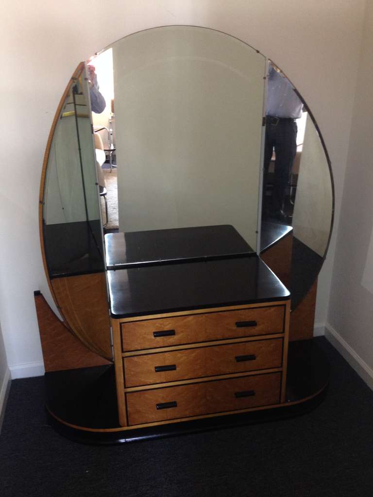 Mid-20th Century French Art Deco Elegant Vanity with Adjustable Mirrored Sides