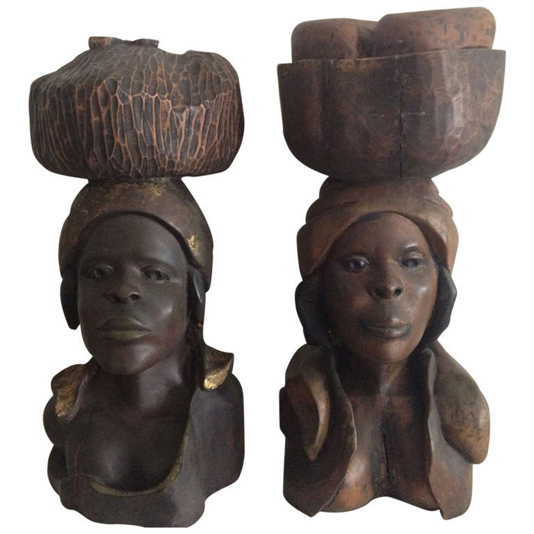 Extra larges figurines haïtiennes en bois sculpté