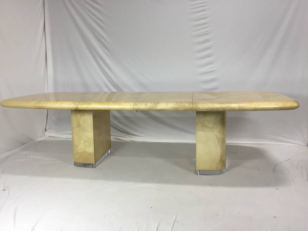 Large Ron Seff Goat Skin Rare Lucite Base Expandable Dining Table In Excellent Condition For Sale In Westport, CT