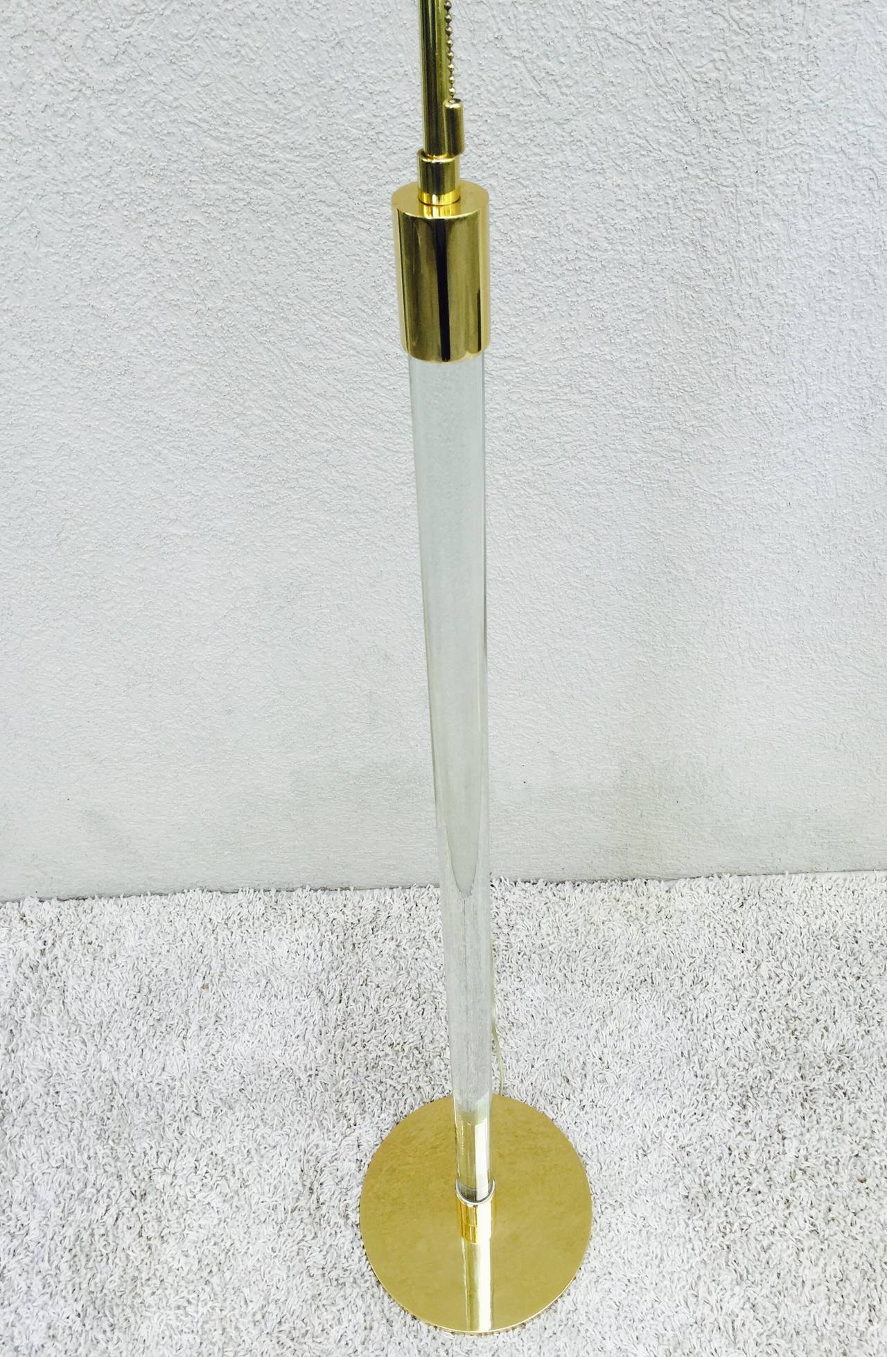 Pair of Hansen NY Glass Rod and Brass Standing Lamps In Excellent Condition For Sale In Westport, CT