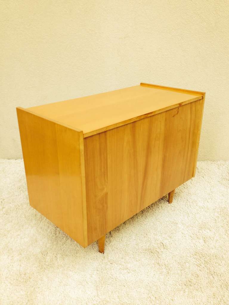 Florence Knoll Bureau In Excellent Condition For Sale In Westport, CT