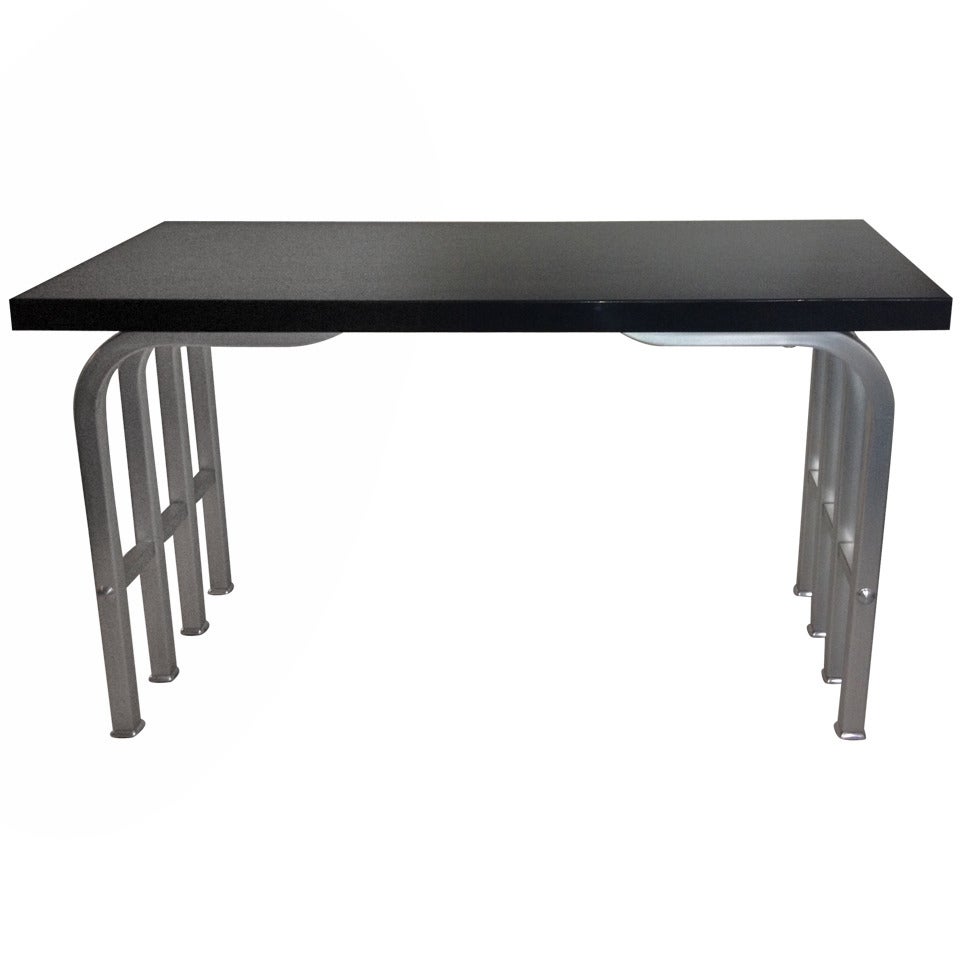 Donald Desky Style Deco Table