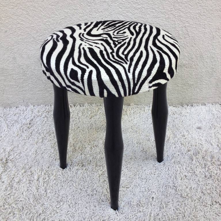 Petite French Stool In Excellent Condition In Westport, CT