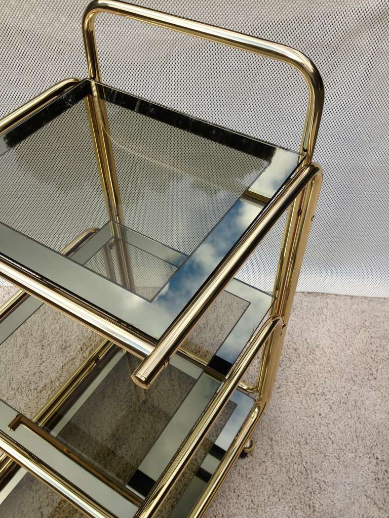 Mid-20th Century Mastercraft 1960s Rolling Bar Cart with Mirrored Glass Bottle Holder For Sale