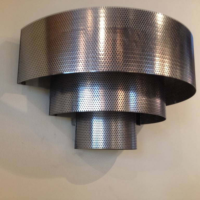 Metà XX secolo Coppia di lampade a forma di grattacielo in acciaio lucido Art Deco in vendita