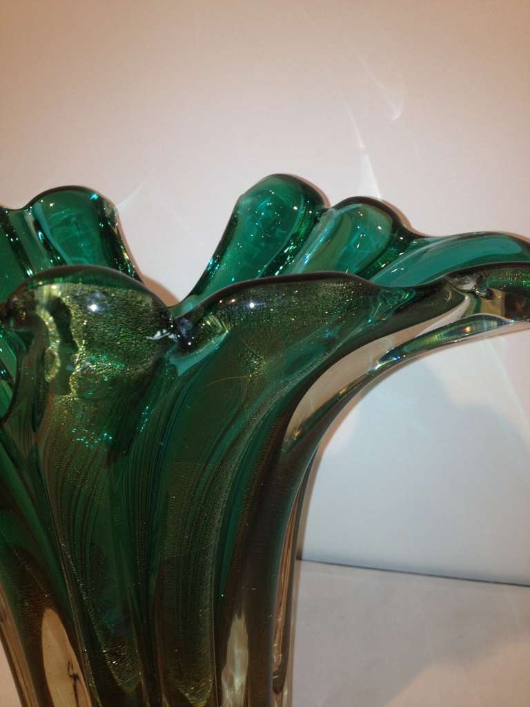 Murano 50's attributed  Alfredo Barbini Fluted Vase In Excellent Condition In Westport, CT