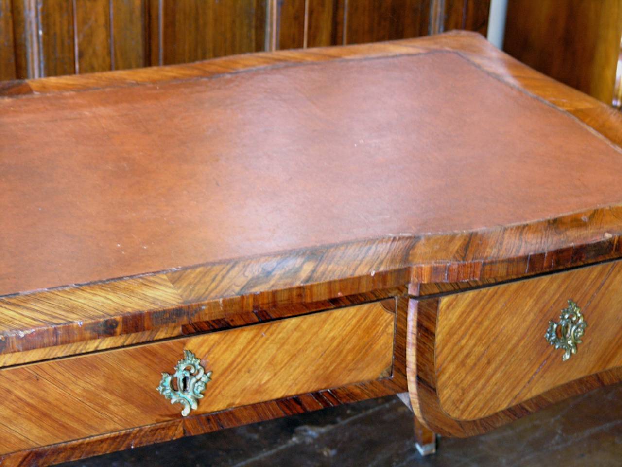 19th Century French Rosewood and Kingwood Bureau Plat In Good Condition In Los Angeles, CA