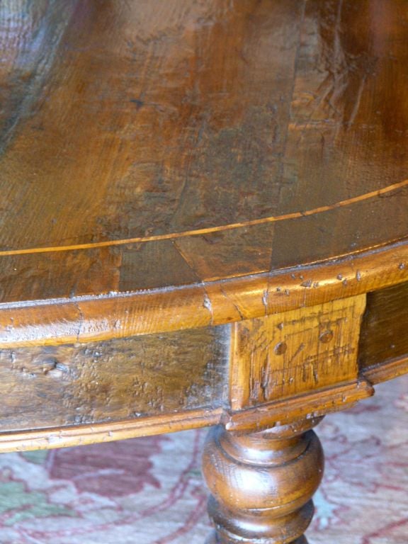 Large Tuscan Round Dining Table, Last Quarter of 19th Century In Good Condition In Los Angeles, CA