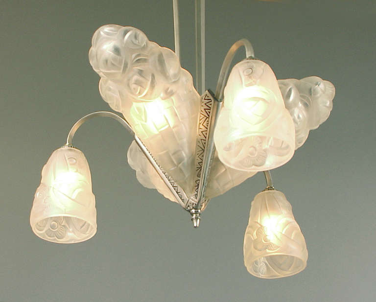 A Six-Light, "3-up, 3-down" French Art Deco Chandelier by Degué