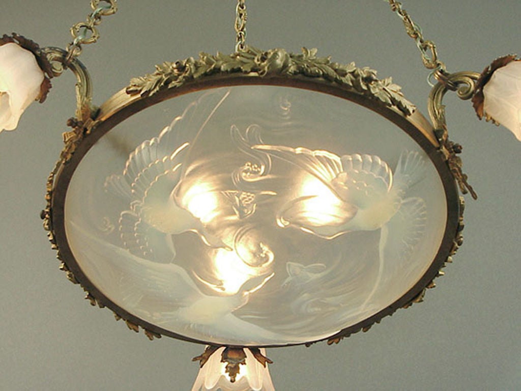 French Art Deco Chandelier by Verlys, Opalescent Glass In Excellent Condition In San Francisco, CA