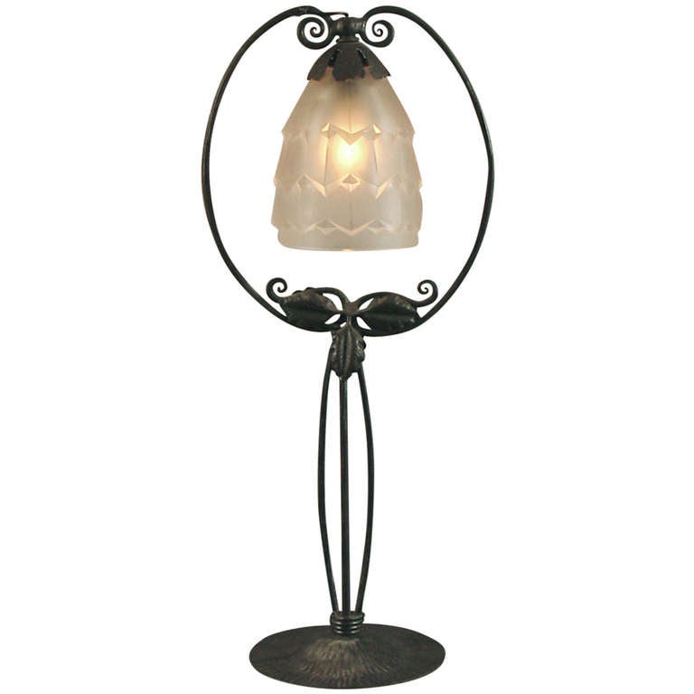 French Art Deco Hand-wrought Iron Table Lamp in the Harp Shape For Sale